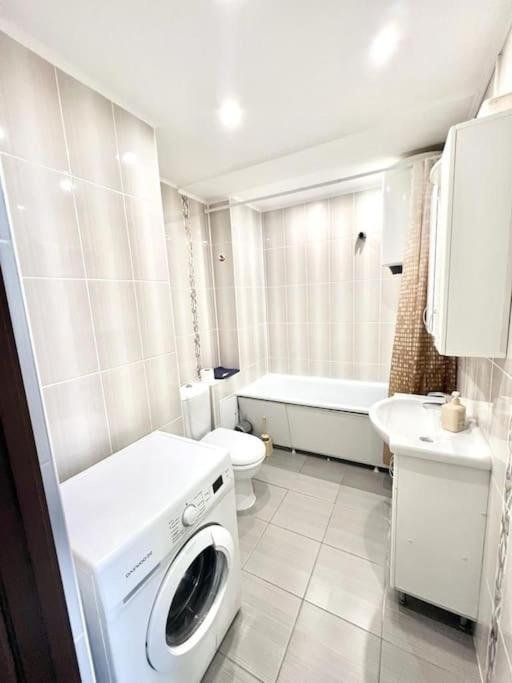 Beauty Studio In Center Apartment Chisinau Exterior photo